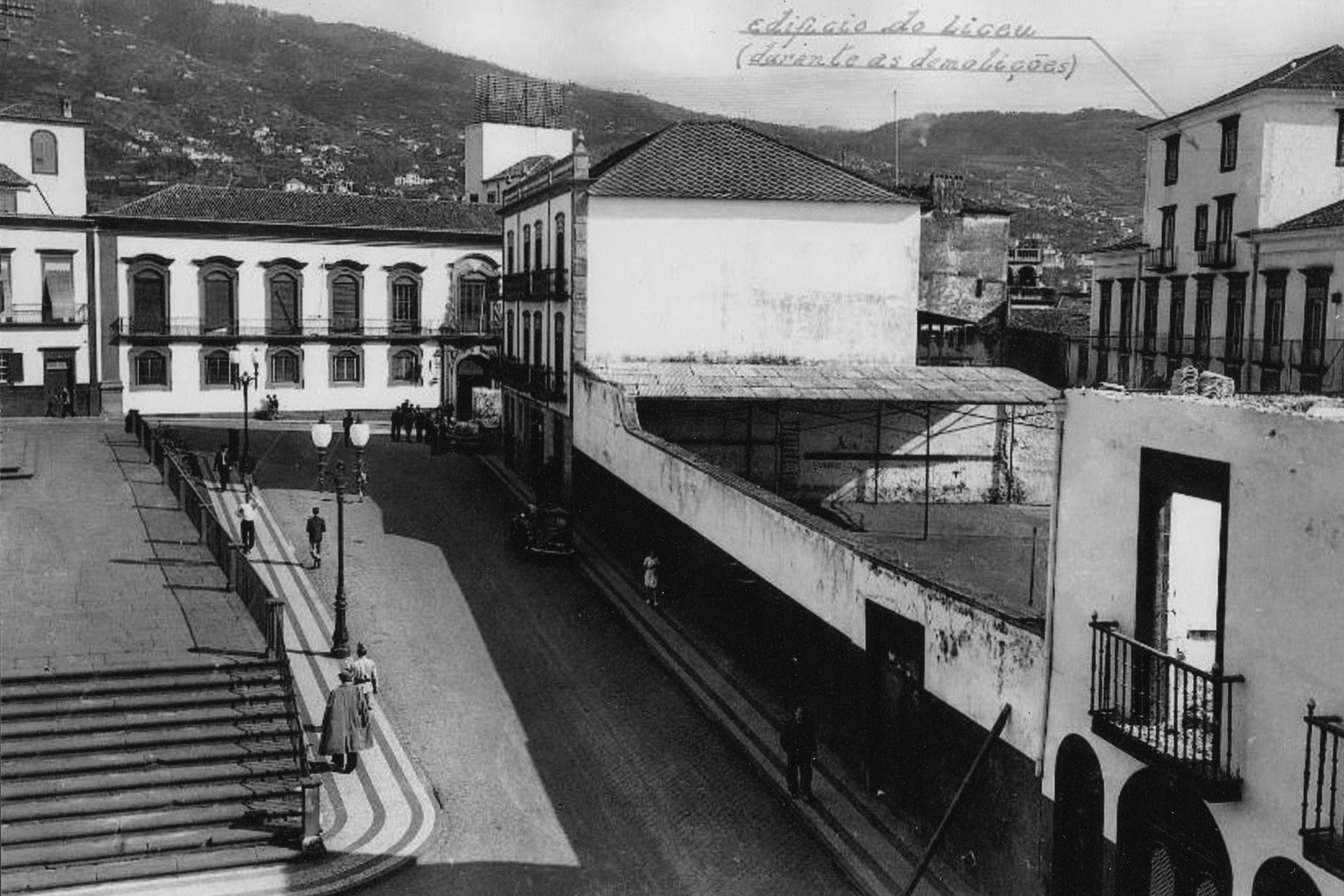 Aspect of the building of the Old Palace, while serving as the Funchal Lyceum. 